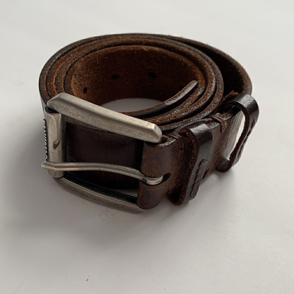 Columbia brown leather belt broken in and soft square buckle